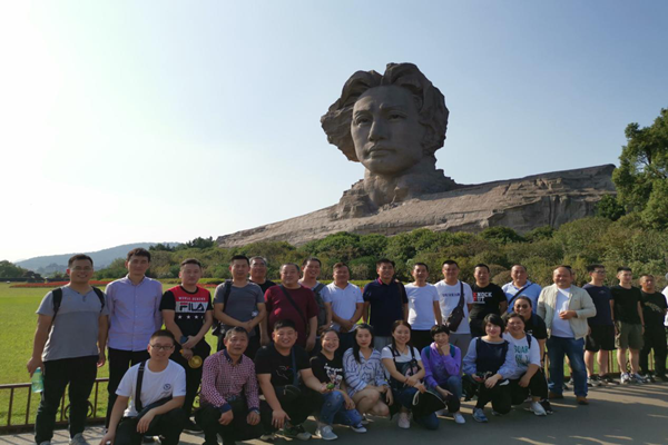 建投管線與戶外聯(lián)合黨支部重溫紅色記憶 、牢記使命初心