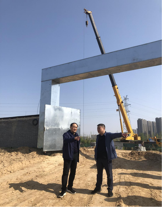 鄭州市建設(shè)投資集團(tuán)有限公司黨委委員、副總經(jīng)理張巖到侯寨新鎮(zhèn)區(qū)安置區(qū)調(diào)研項(xiàng)目建設(shè)工作